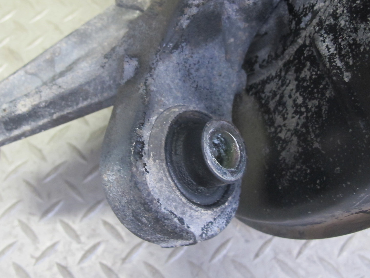 03-08 BMW E85 Z4 RWD Rear Left Spindle Knuckle Trailing Arm Hub Bearing 96K OEM