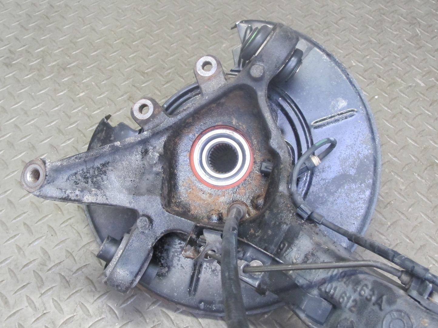 03-08 BMW E85 Z4 RWD Rear Left Spindle Knuckle Trailing Arm Hub Bearing 96K OEM