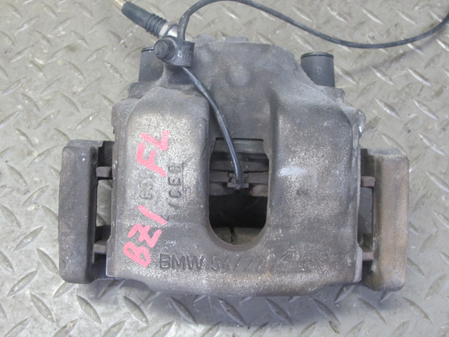 03-08 BMW E85 Z4 RWD Set of 2 Front Left & Right Brake Caliper 96K Miles OEM