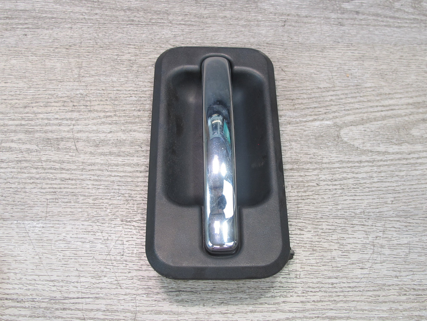 2003-2009 Hummer H2 Rear Left Door Exterior Handle 15104794