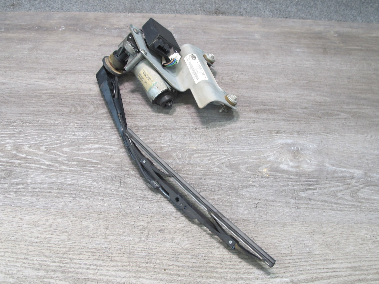 2003-2007 Hummer H2 Rear Tailgate Windshield Wiper Motor w Arm 15284509 OEM