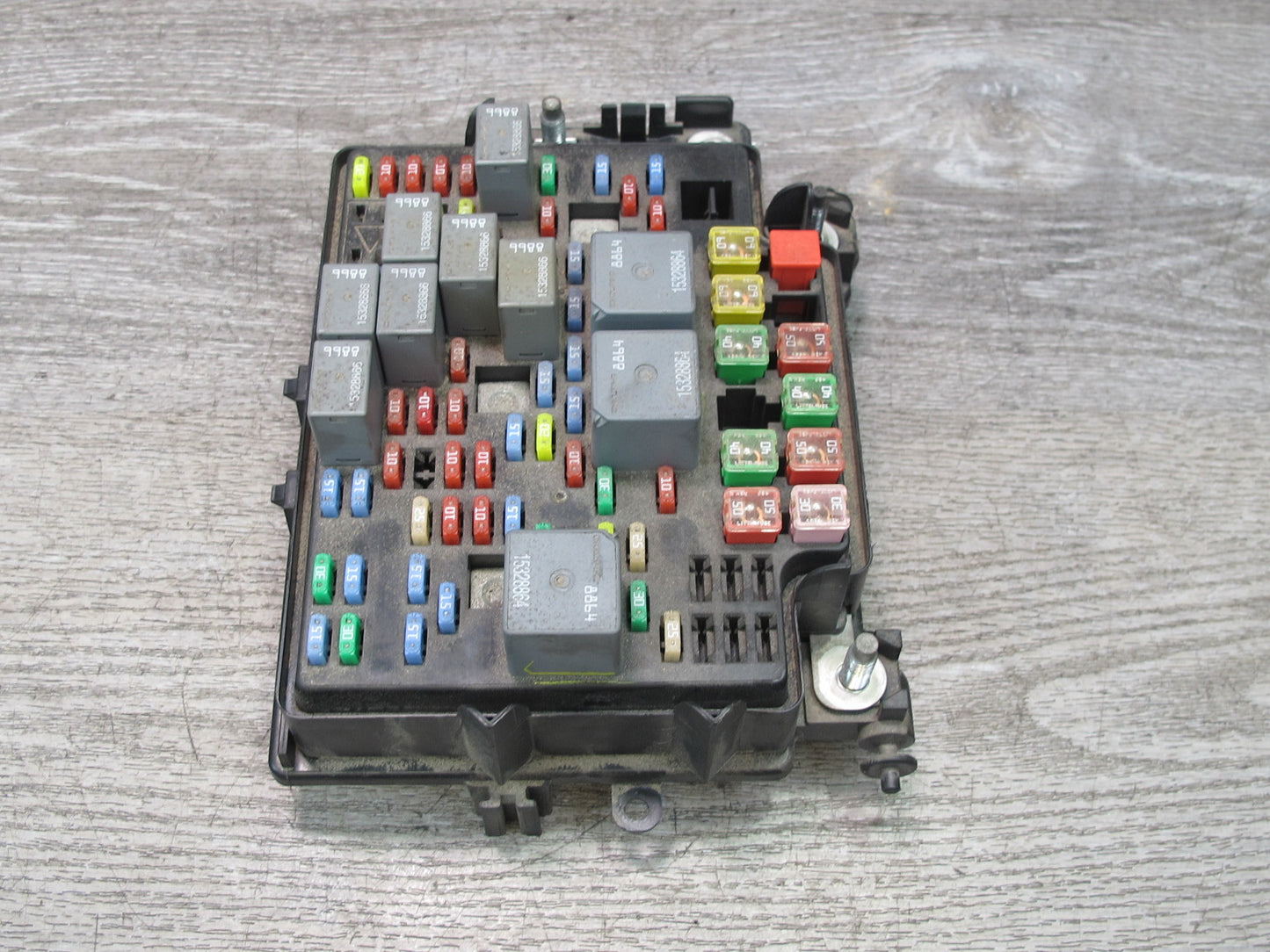 2004-2006 Hummer H2 Engine Fuse Relay Junction Box Block Assembly