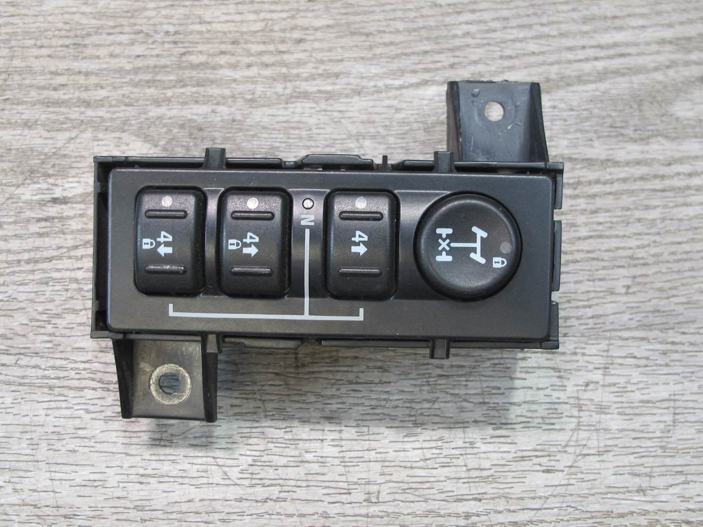 2003-2007 Hummer H2 Transfer Case Control Button Switch