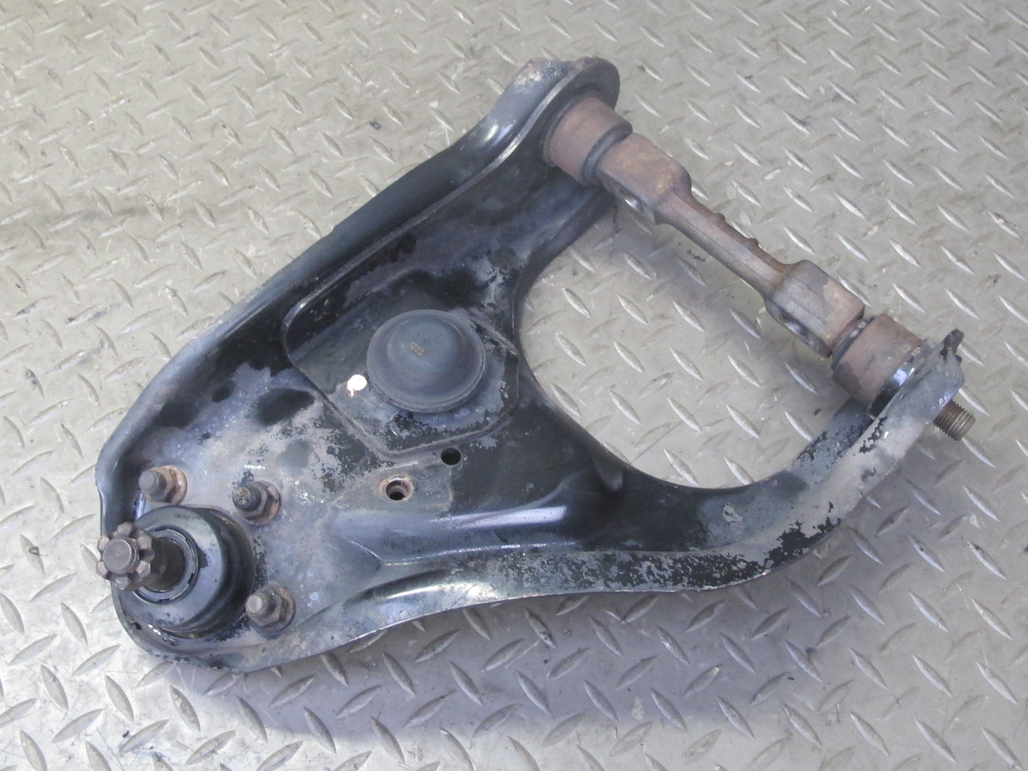 99-01 Isuzu Vehicross Front Right Suspension Upper Control Arm OEM