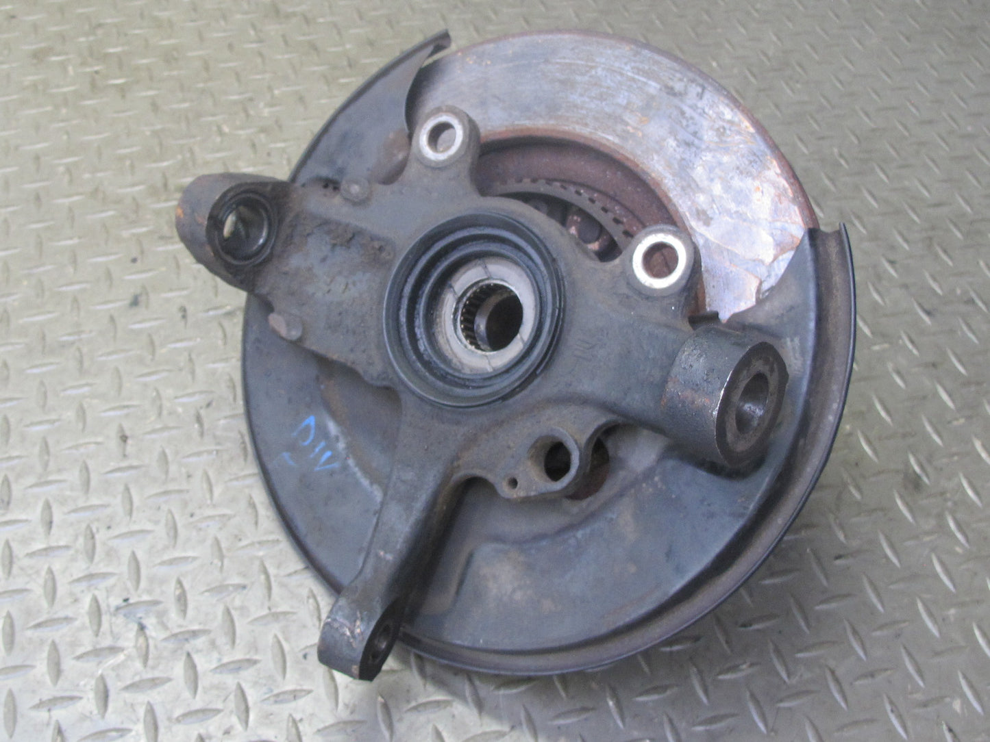 99-01 Isuzu Vehicross Front Left Spindle Knuckle Wheel Hub w Brake Rotor OEM