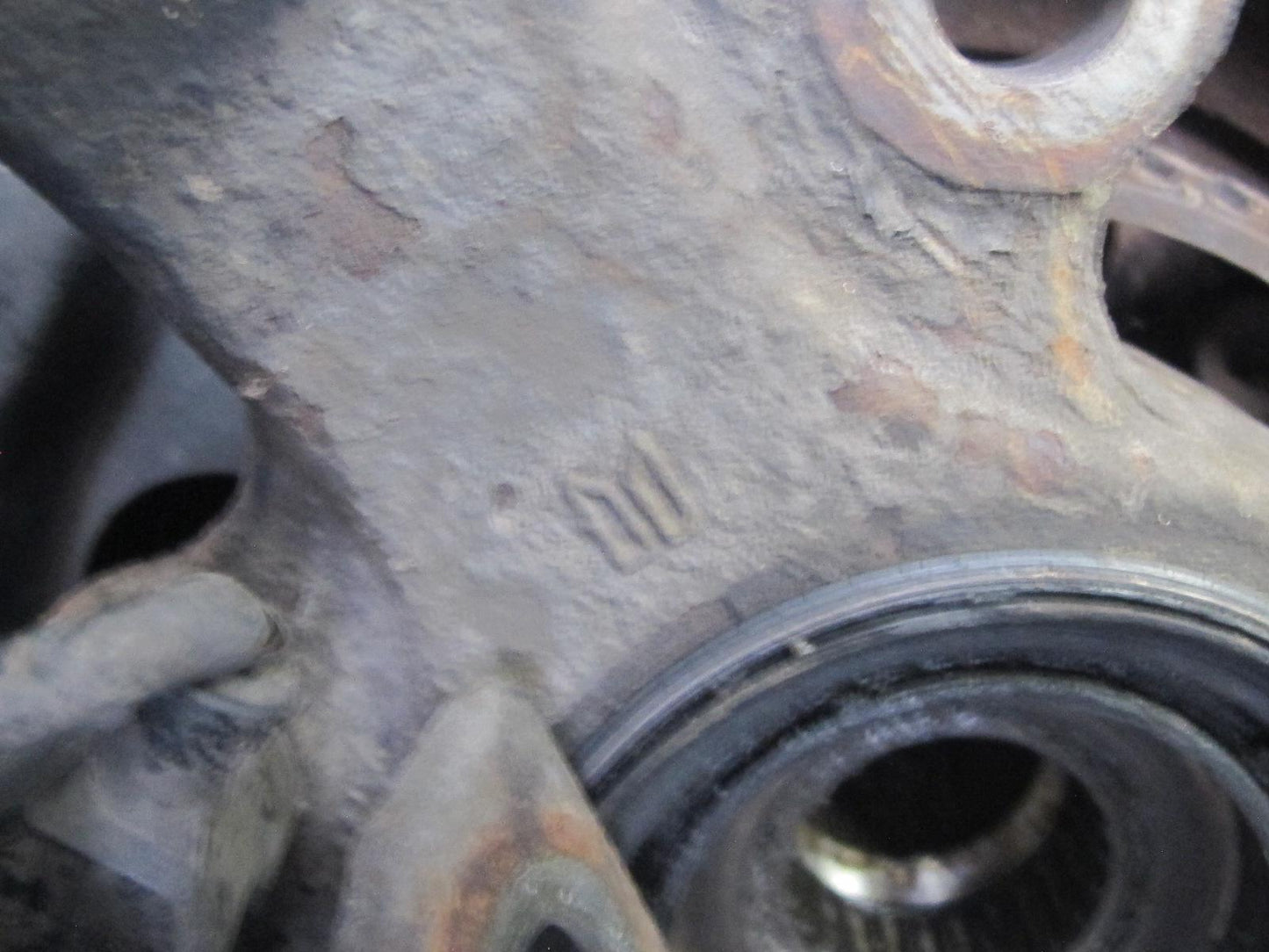 99-01 Isuzu Vehicross Front Right Spindle Knuckle Wheel Hub w Brake Rotor OEM