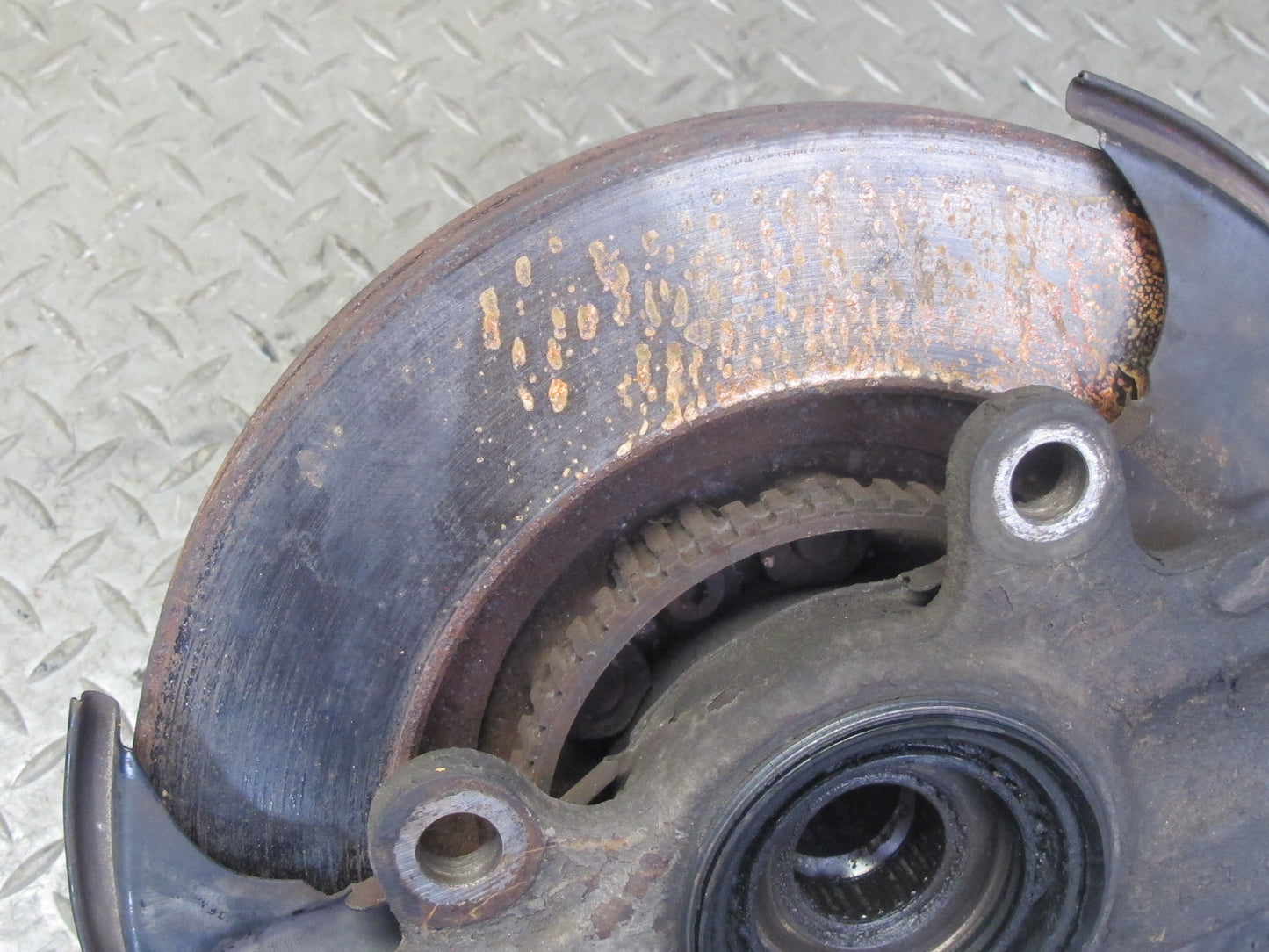 99-01 Isuzu Vehicross Front Right Spindle Knuckle Wheel Hub w Brake Rotor OEM