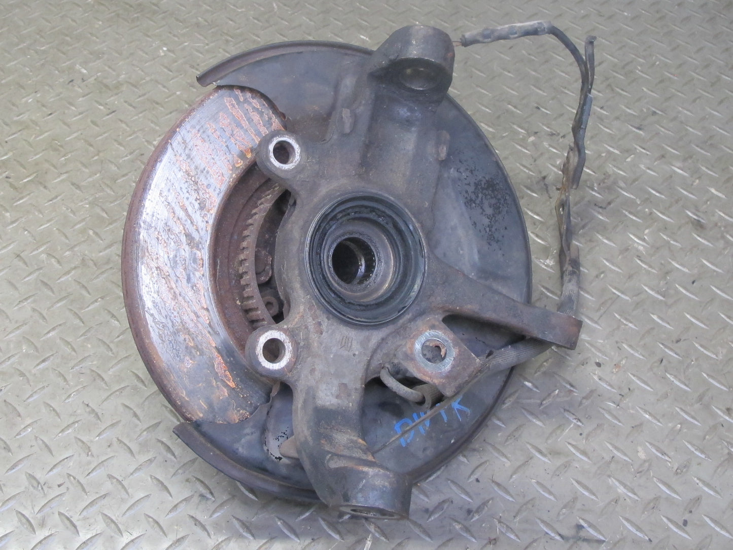 99-01 Isuzu Vehicross Front Right Spindle Knuckle Wheel Hub w Brake Rotor OEM