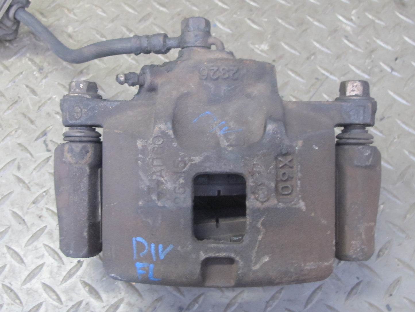 99-01 Isuzu Vehicross Set of 2 Front Left & Right Brake Caliper OEM
