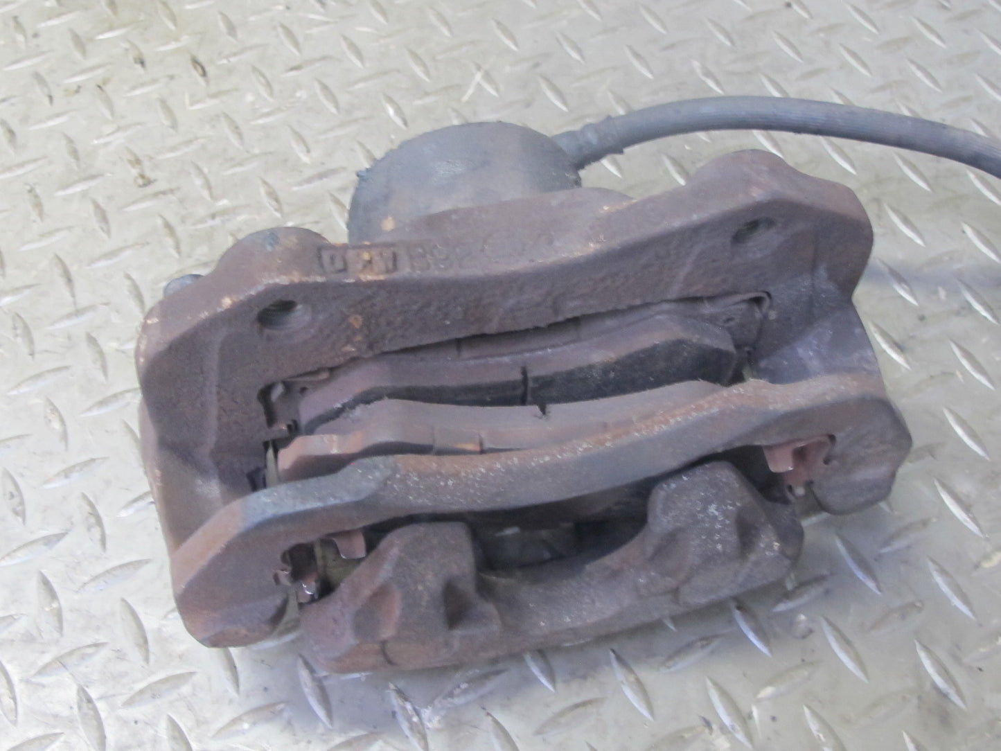 99-01 Isuzu Vehicross Set of 2 Front Left & Right Brake Caliper OEM