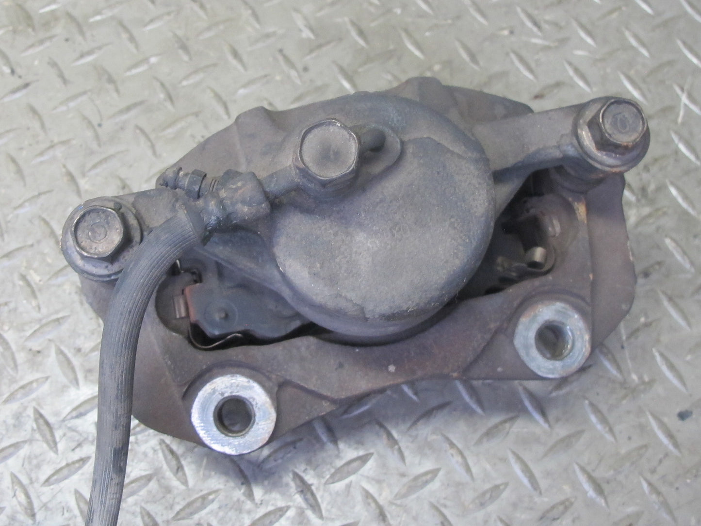 99-01 Isuzu Vehicross Set of 2 Front Left & Right Brake Caliper OEM