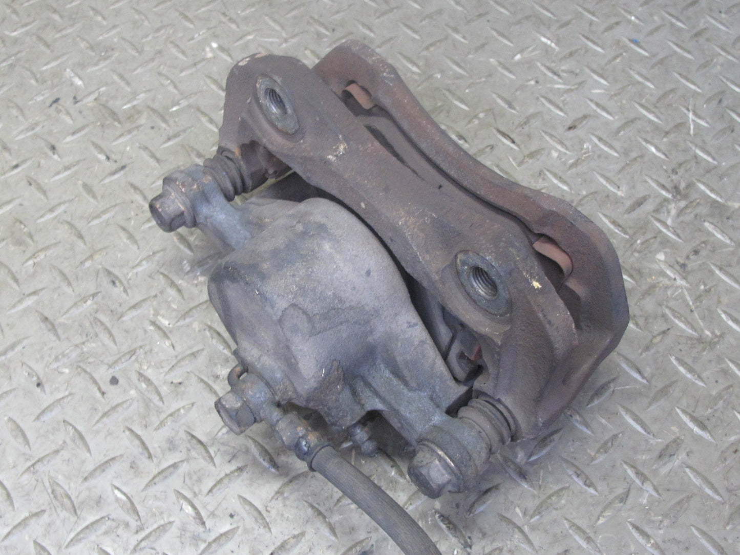 99-01 Isuzu Vehicross Set of 2 Front Left & Right Brake Caliper OEM