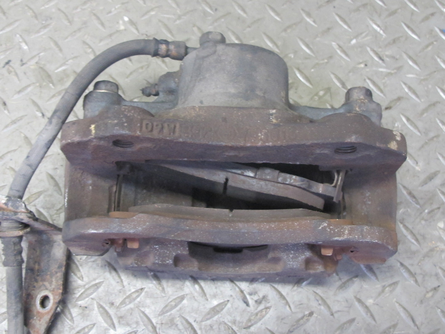 99-01 Isuzu Vehicross Set of 2 Front Left & Right Brake Caliper OEM
