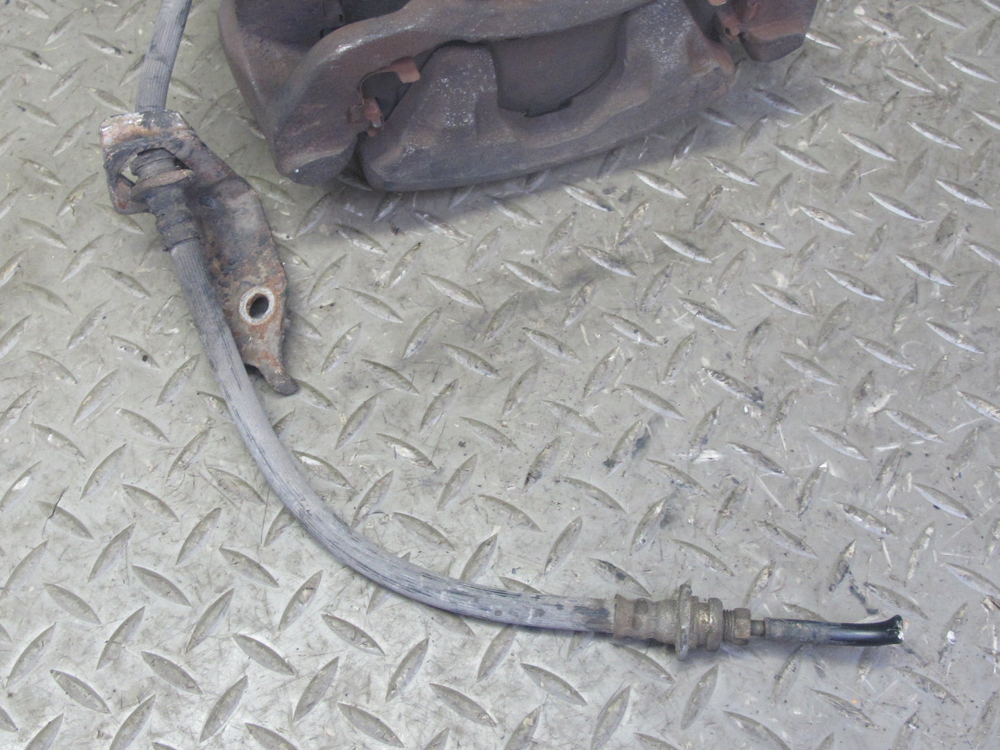 99-01 Isuzu Vehicross Set of 2 Front Left & Right Brake Caliper OEM
