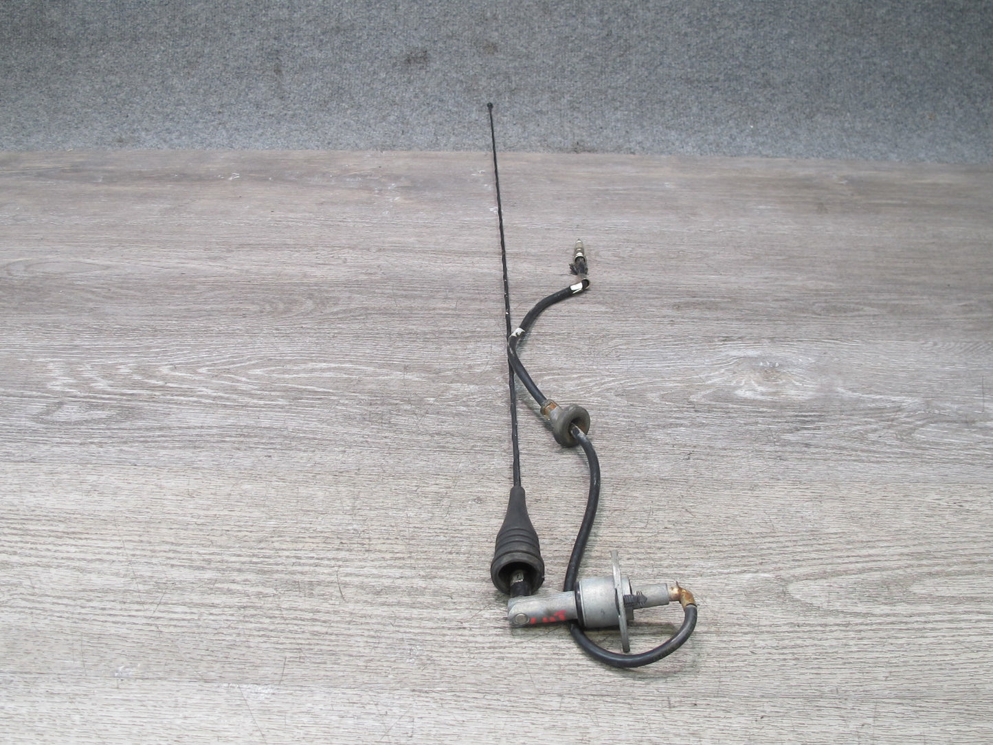 2003-2007 Hummer H2 Front Right Fender Radio Antenna