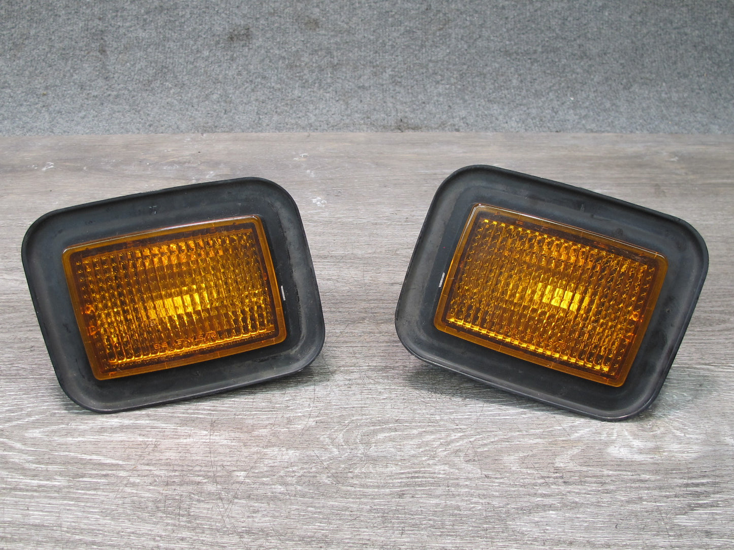 2003-2009 Hummer H2 Front Left & Right Side Turn Signal Parking Light Lamp Set