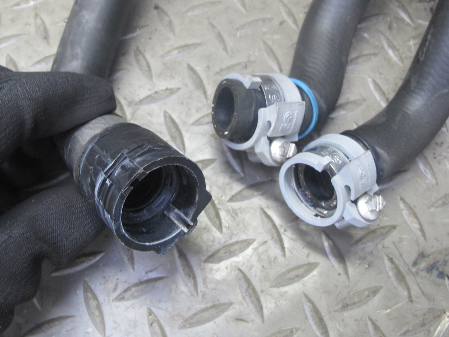 01-06 BMW E46 330i 330Ci M54 Engine Cooling Water Valve Hose Pipe Tube Set OEM
