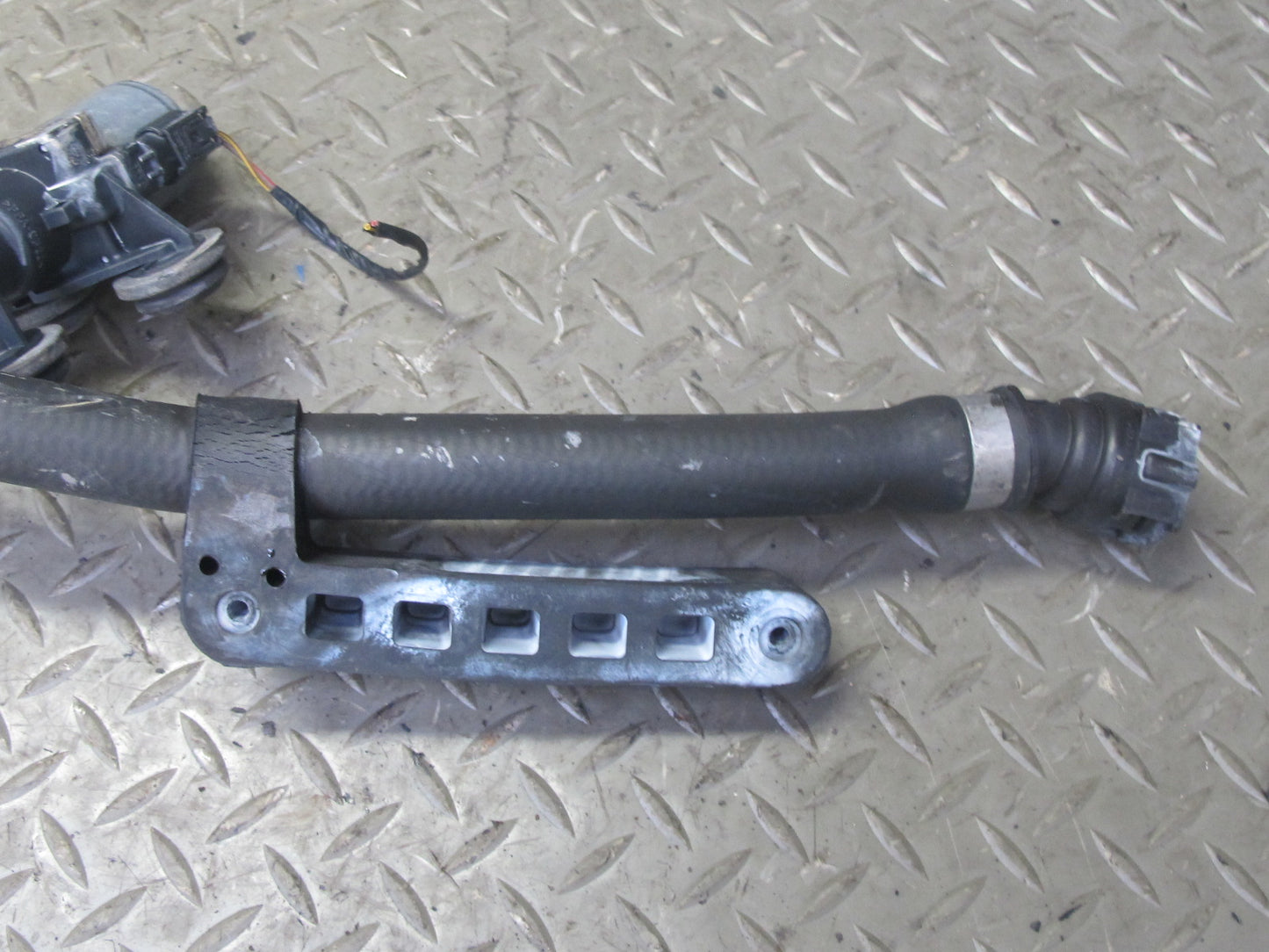 01-06 BMW E46 330i 330Ci M54 Engine Cooling Water Valve Hose Pipe Tube Set OEM