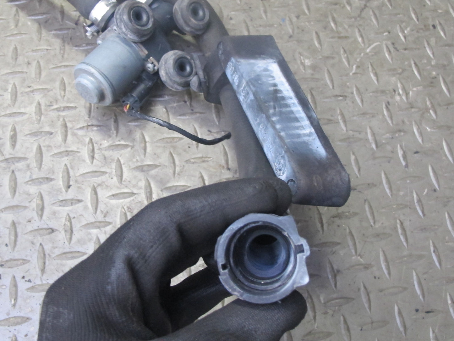 01-06 BMW E46 330i 330Ci M54 Engine Cooling Water Valve Hose Pipe Tube Set OEM