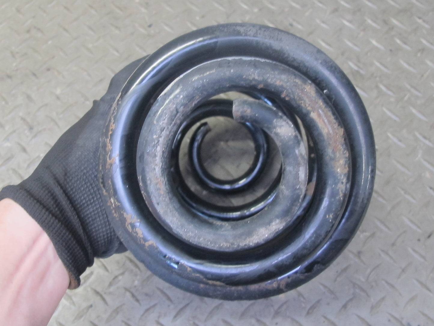99-03 VW Eurovan T4 Camper Set of 2 Rear Left & Right Coil Spring w Bushing OEM