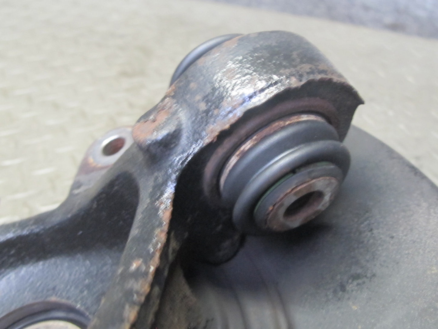 96-97 BMW E36 328iC Convertible RWD Rear Left Trailing Arm Knuckle Wheel Hub OEM
