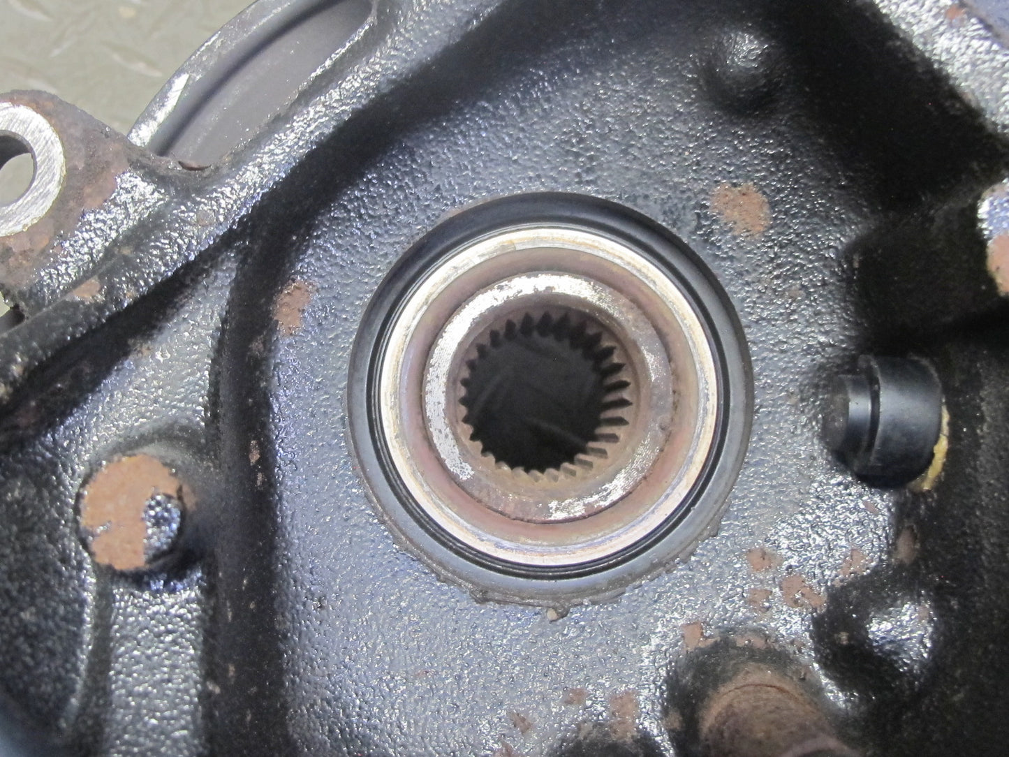 96-97 BMW E36 328iC Convertible RWD Rear Left Trailing Arm Knuckle Wheel Hub OEM
