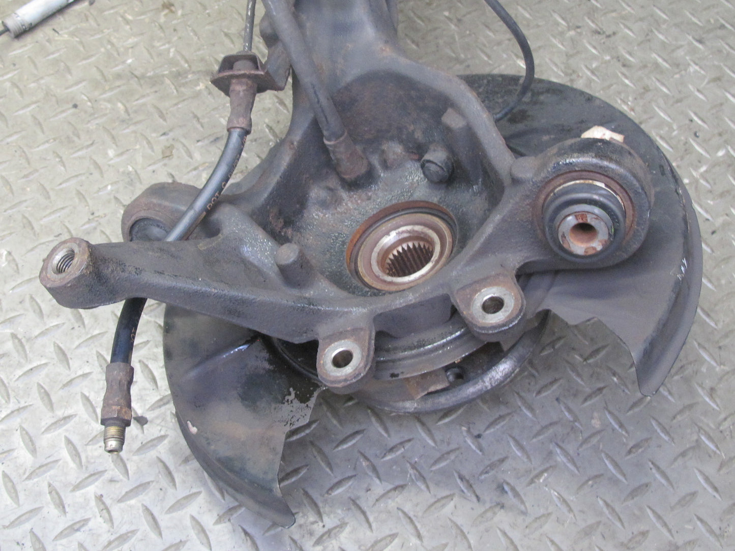 96-97 BMW E36 328iC Convertible RWD Rear Right Trailing Arm Knuckle Wheel Hub