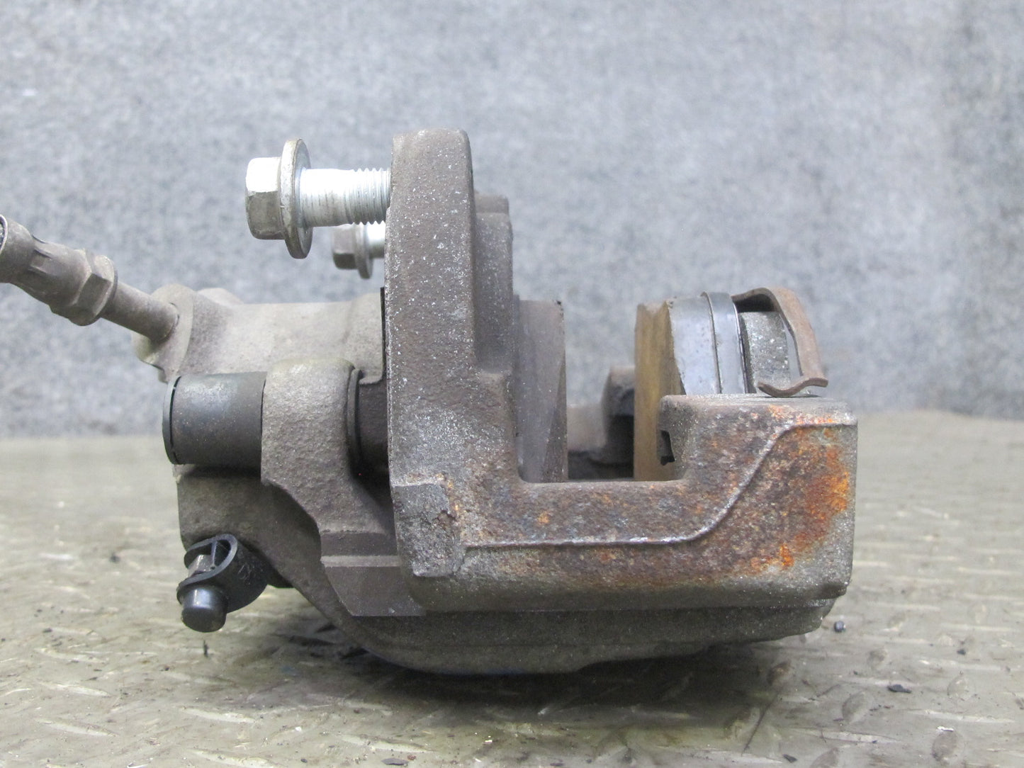 01-06 BMW E46 330i 330Ci RWD Front Right Brake Caliper OEM