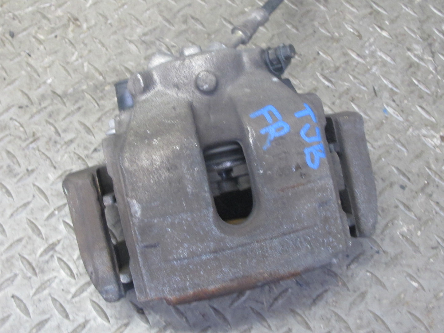 01-06 BMW E46 330i 330Ci RWD Front Right Brake Caliper OEM
