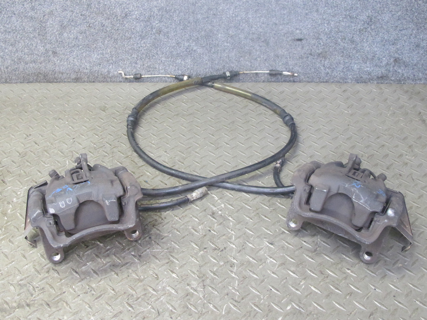 01-03 VW Eurovan T4 2.8L FWD Set of 2 Rear Left & Right Brake Caliper OEM