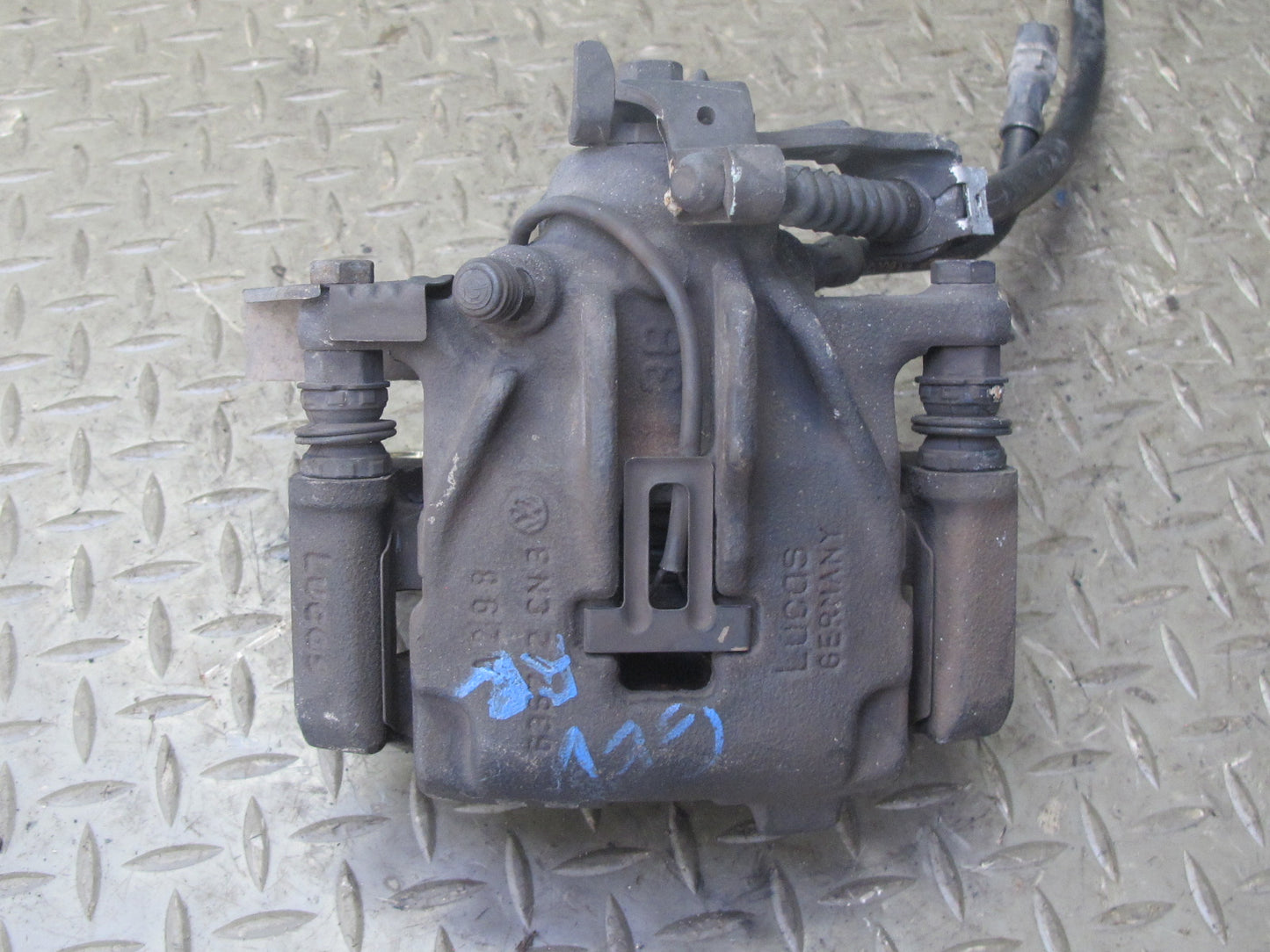 01-03 VW Eurovan T4 2.8L FWD Set of 2 Rear Left & Right Brake Caliper OEM
