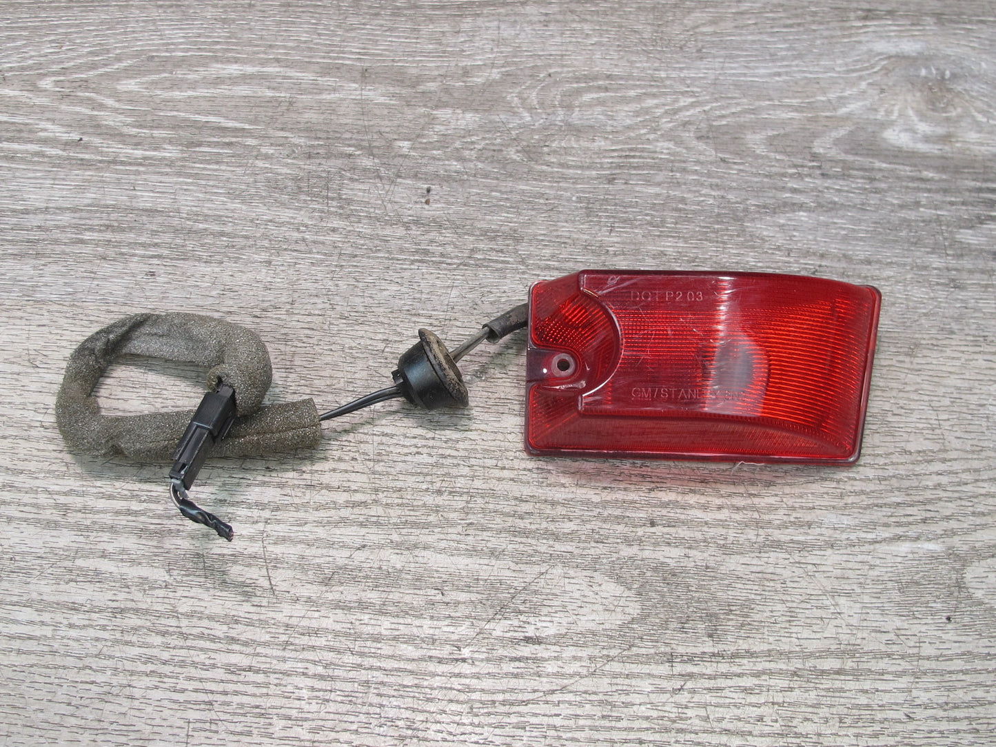 2003-2009 Hummer H2 Rear Roof Clearance Marker Light Lamp Set of 2