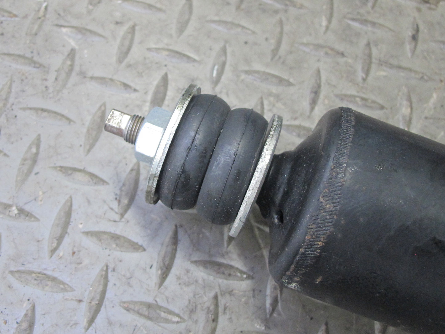 01-03 VW Eurovan T4 Camper Front Left & Right Strut Shock Absorber