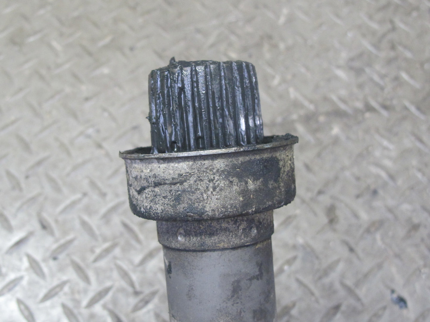 99-03 VW Eurovan T4 2.8L Transmission Right Flange Shaft 77K Mile 01P409356A OEM