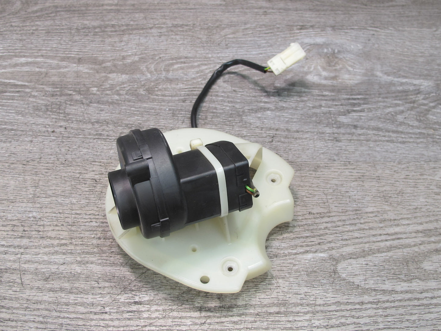 03-08 BMW E86 E85 Z4 Engine ECU ECM Cooling Fan Blower Motor OEM