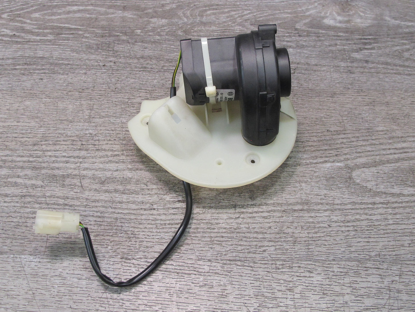 03-08 BMW E86 E85 Z4 Engine ECU ECM Cooling Fan Blower Motor OEM