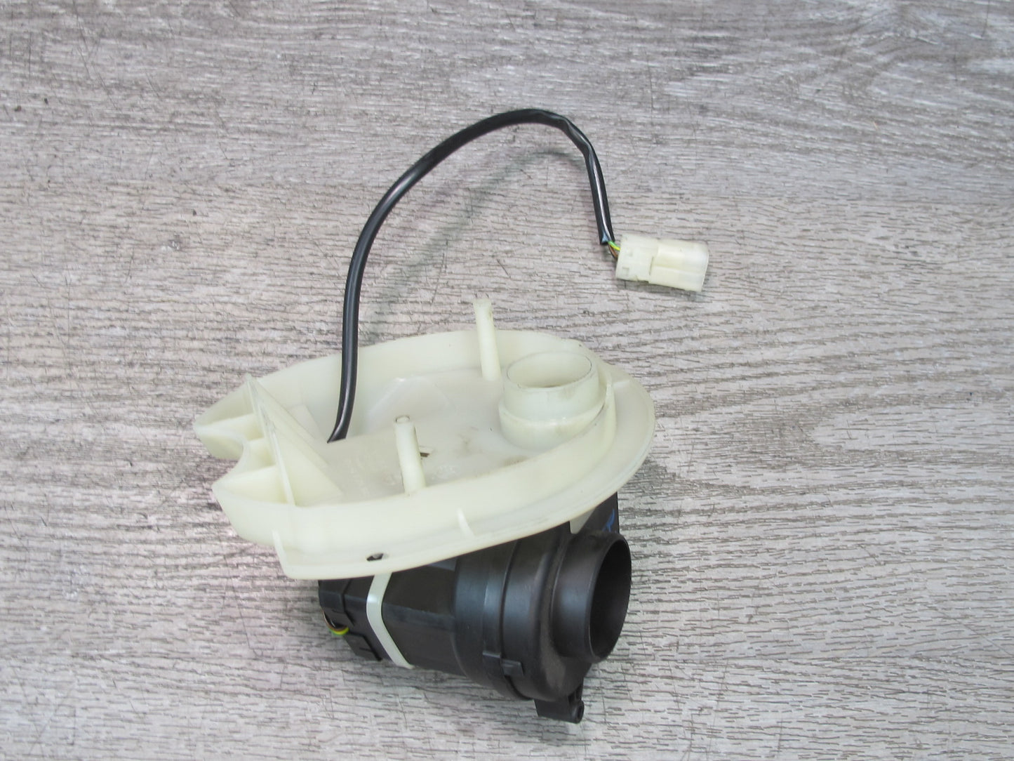 03-08 BMW E86 E85 Z4 Engine ECU ECM Cooling Fan Blower Motor OEM