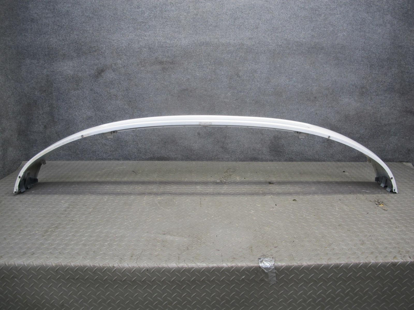 97-03 VW Eurovan T4 Front Radiator Center Lower Grille Arctic White OEM