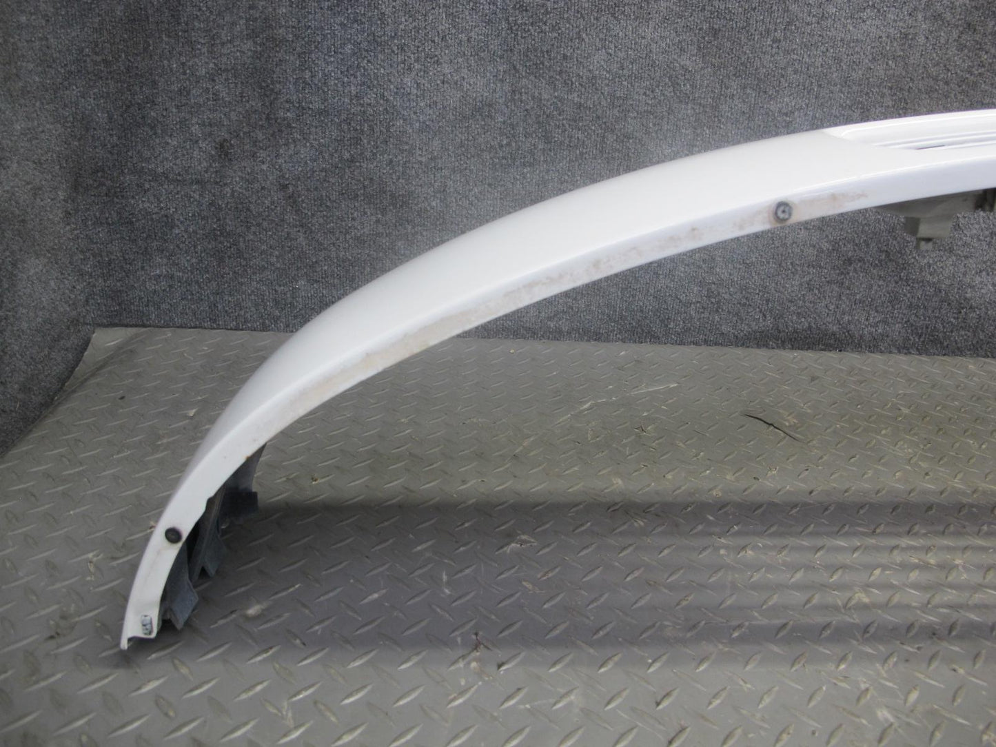 97-03 VW Eurovan T4 Front Radiator Center Lower Grille Arctic White OEM