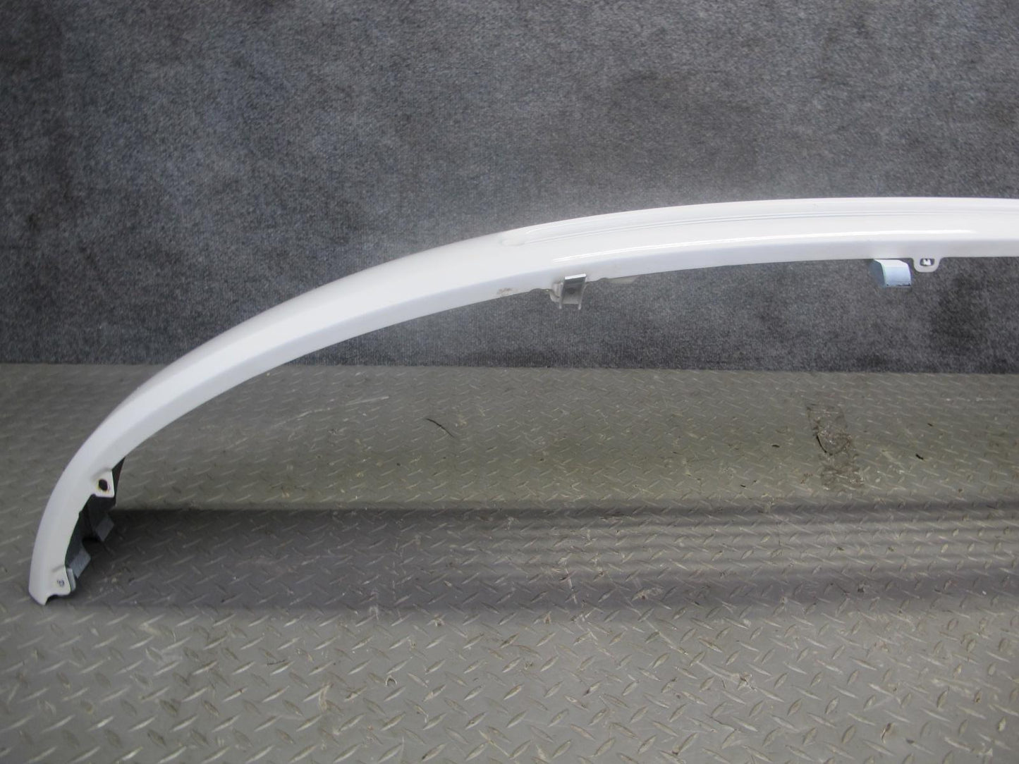 97-03 VW Eurovan T4 Front Radiator Center Lower Grille Arctic White OEM