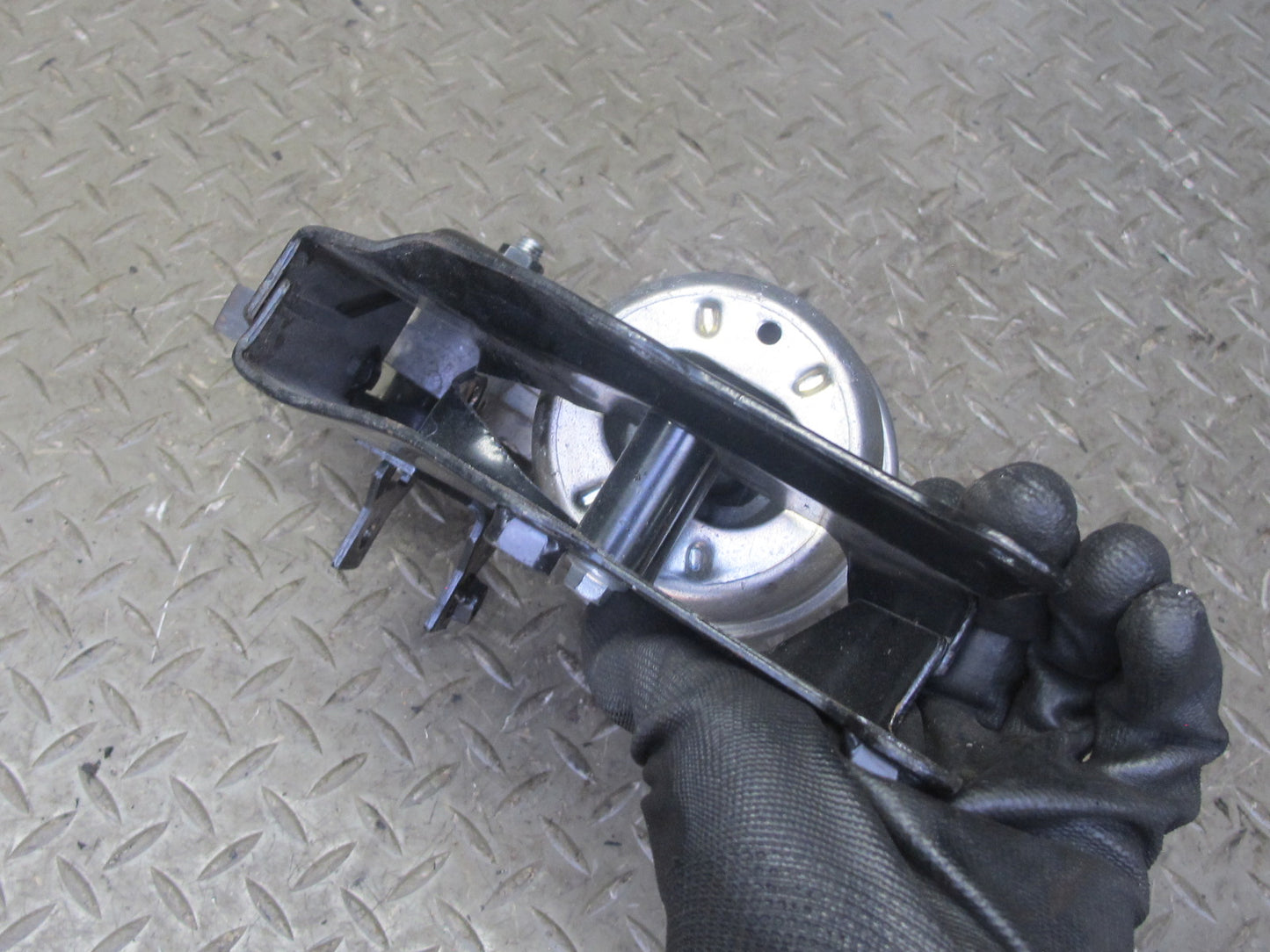 97-03 VW Eurovan T4 A/T Automatic Transmission Mount Bracket Support OEM