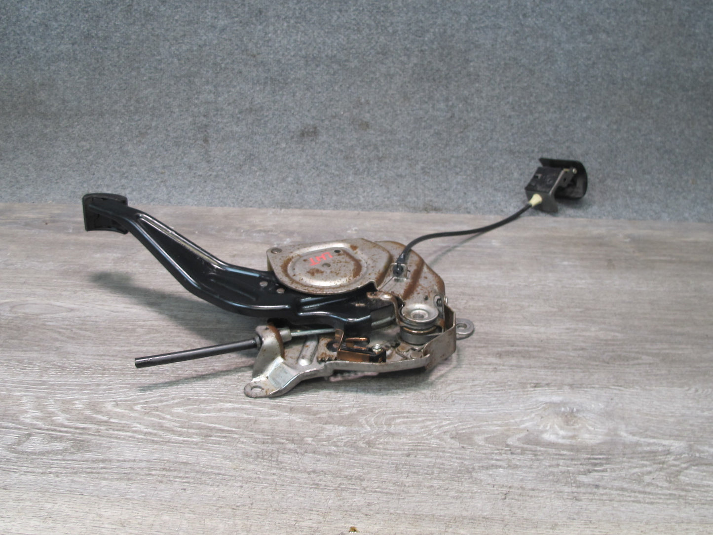 2006-2007 Hummer H2 Manual Emergency Parking Brake Stop Pedal
