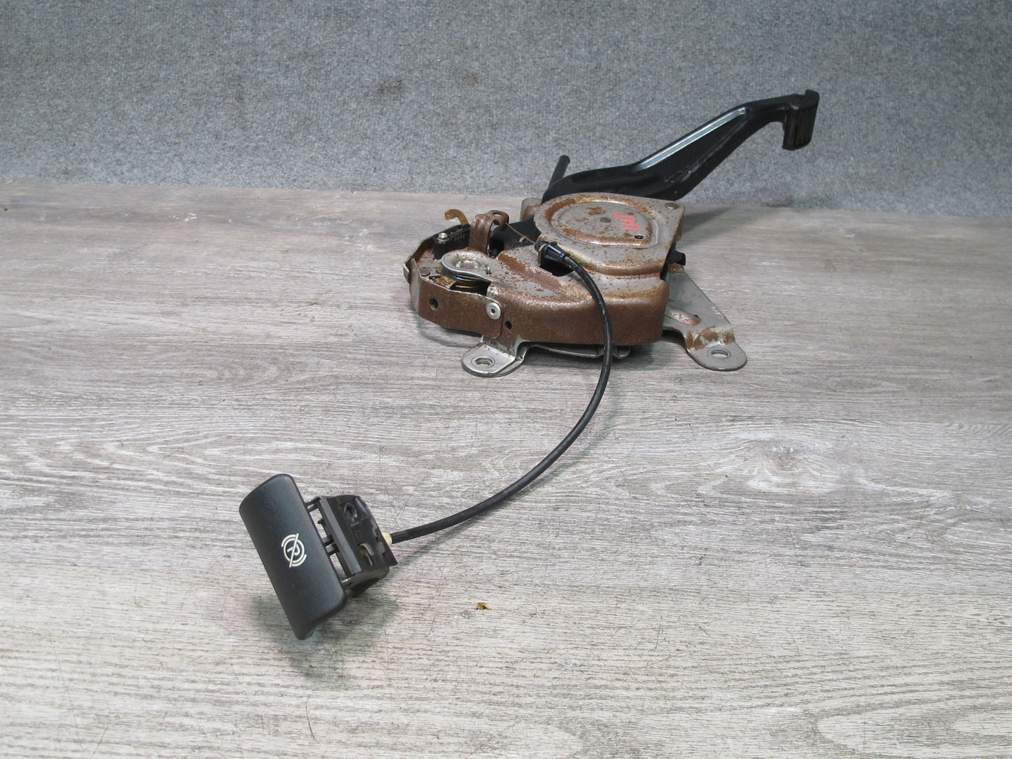 2006-2007 Hummer H2 Manual Emergency Parking Brake Stop Pedal