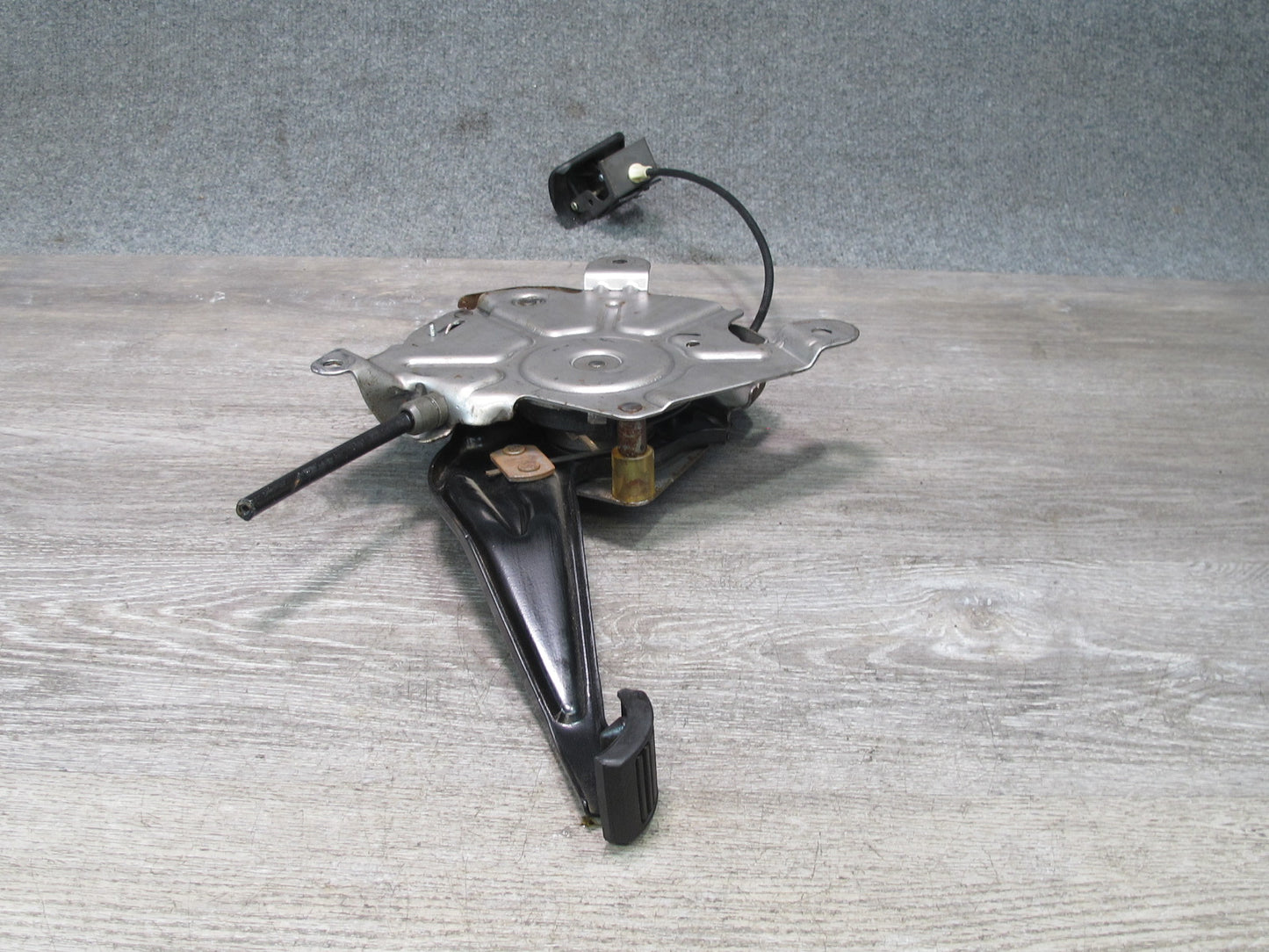 2006-2007 Hummer H2 Manual Emergency Parking Brake Stop Pedal
