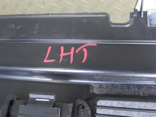 2003-2007 Hummer H2 Dash Upper Defrost Air Vent Grille Trim Panel 15102556