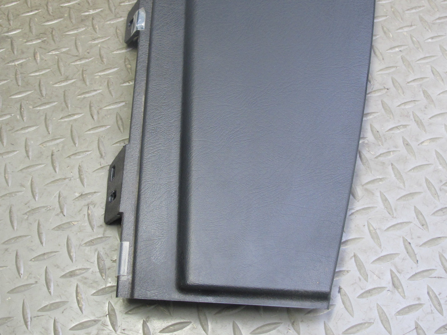 2003-2007 Hummer H2 Dash Upper Defrost Air Vent Grille Trim Panel 15102556