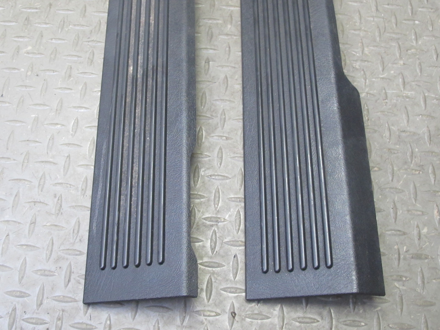 2003-2009 Hummer H2 Front Left & Right Door Scuff Sill Plate Trim Panel Set of 2
