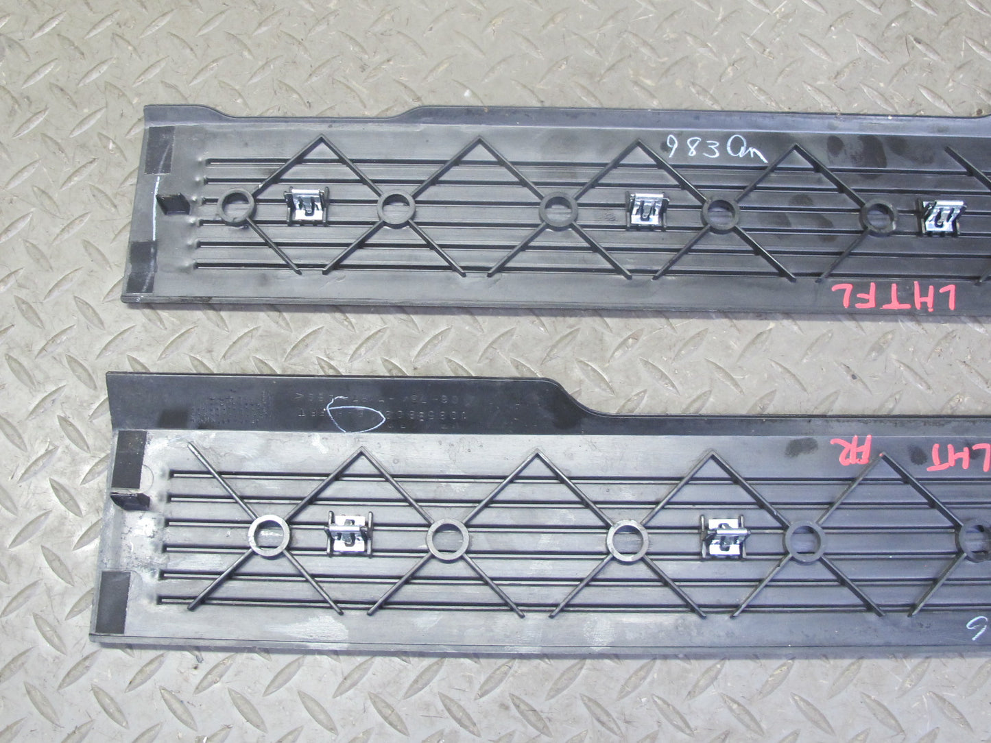 2003-2009 Hummer H2 Front Left & Right Door Scuff Sill Plate Trim Panel Set of 2