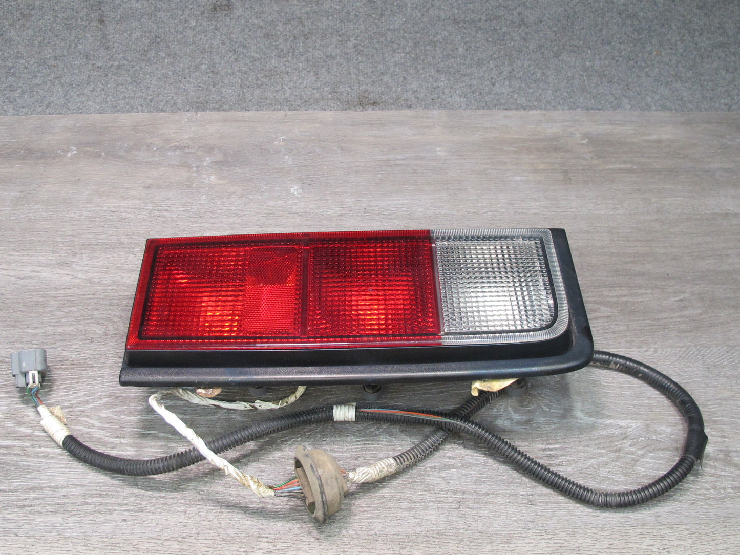 2005-2007 Hummer H2 Rear Left Tail Light Lamp