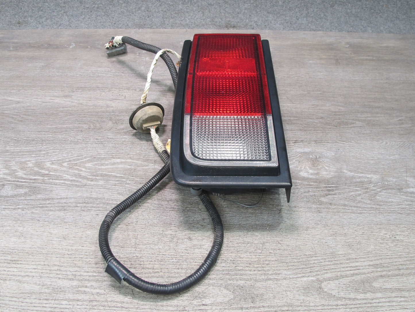 2005-2007 Hummer H2 Rear Left Tail Light Lamp